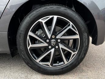 Toyota Yaris DESIGN FHEV