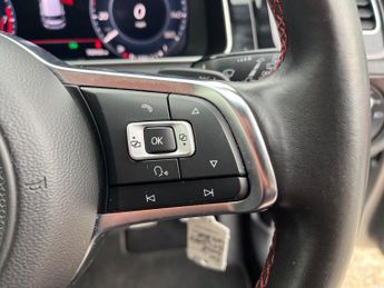 Volkswagen Golf 2.0  TSI GTI DSG