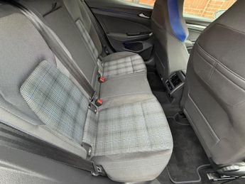 Volkswagen Golf 1.4 TSI 13kWh GTE DSG Euro 6 (s/s) 5dr