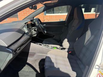 Volkswagen Golf 1.4 TSI 13kWh GTE DSG Euro 6 (s/s) 5dr