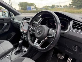 Volkswagen Tiguan R-LINE TECH TSI EVO DSG