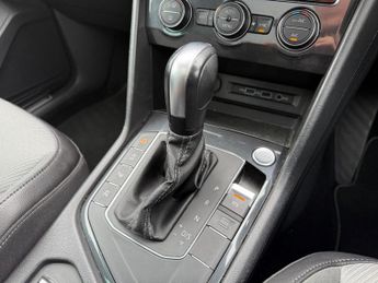 Volkswagen Tiguan R-LINE TECH TSI EVO DSG