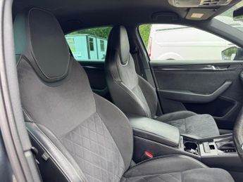 Skoda Superb 2.0 TDI SportLine DSG Euro 6 (s/s) 5dr