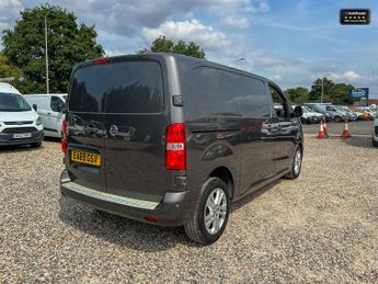 Vauxhall Vivaro AUTO SWB L1H1 3100 Elite Air Con Alloys Sensors EU