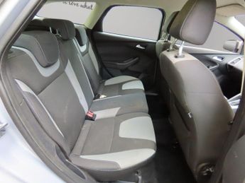 Ford Focus 1.6 Zetec Powershift Euro 5 5dr