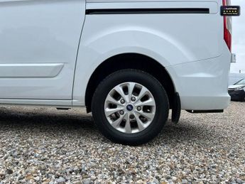 Ford Transit Custom AUTO Crew Cab SWB L1H1 300 Limited Air Con Cruise EURO 6 NO VAT