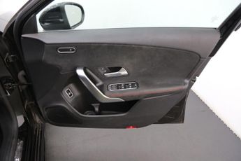 Mercedes-Benz A Class 1.5 A180d AMG Line (Premium) 7G-DCT Euro 6 (s/s) 4dr
