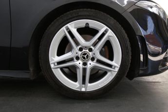 Mercedes-Benz A Class 1.5 A180d AMG Line (Premium) 7G-DCT Euro 6 (s/s) 4dr