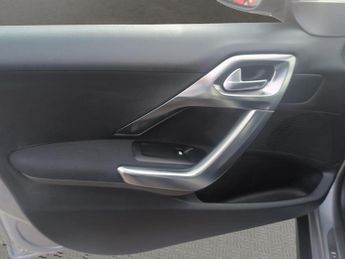 Peugeot 2008 1.2 PureTech Allure Premium Euro 6 (s/s) 5dr