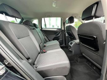 Volkswagen Tiguan 2.0 TDI BlueMotion Tech SE Navigation DSG 4Motion Euro 6 (s/s) 5