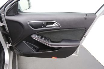 Mercedes-Benz GLA 2.1 GLA200d AMG Line (Executive) 7G-DCT 4MATIC Euro 6 (s/s) 5dr