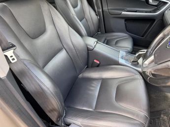 Volvo XC60 2.4 D5 SE Lux Nav Geartronic AWD Euro 5 5dr