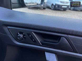 Volkswagen Caddy AUTO LWB L2H1 Highline Bmt Air Con Alloys Air Con Sensors EURO 6