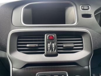 Volvo V40 2.0 T2 GPF R-Design Nav Plus Euro 6 (s/s) 5dr