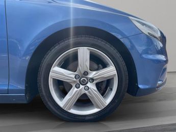 Volvo V40 2.0 T2 GPF R-Design Nav Plus Euro 6 (s/s) 5dr