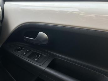 Volkswagen Up 1.0 High up! Euro 6 (s/s) 3dr