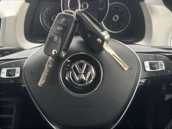 Volkswagen Up 1.0 High up! Euro 6 (s/s) 3dr