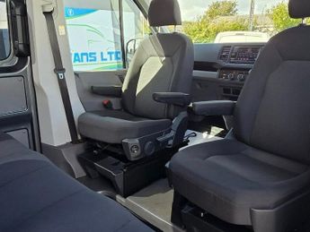 MAN TGE 3.180 XS LION 2.0 180PS EU6 AUTO 4X4 KOMBI CREW VAN MWB