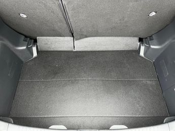 Toyota Yaris DESIGN FHEV