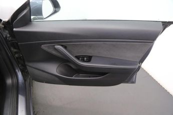 Tesla Model 3 Standard Range Plus Auto RWD 4dr