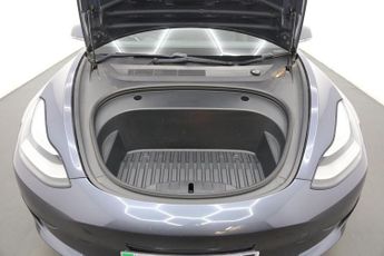 Tesla Model 3 Standard Range Plus Auto RWD 4dr