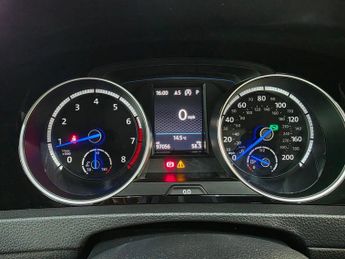 Volkswagen Golf R DSG
