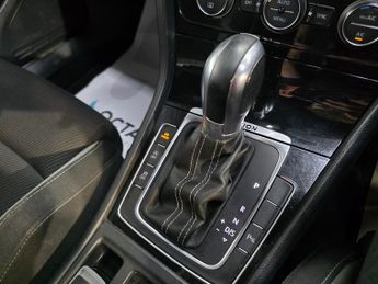 Volkswagen Golf R DSG