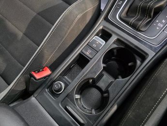 Volkswagen Golf R DSG