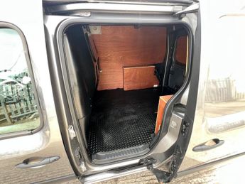 Nissan NV250 1.5 dCi Tekna L1 Euro 6 (s/s) 4dr