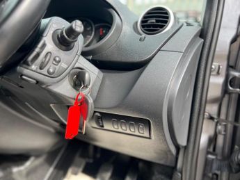 Nissan NV250 1.5 dCi Tekna L1 Euro 6 (s/s) 4dr