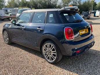 Mini Hatch 2.0 Cooper SD Hatchback 5dr Diesel Auto 6Spd Euro 6 (s/s) (170 p