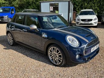 Mini Hatch 2.0 Cooper SD Hatchback 5dr Diesel Auto 6Spd Euro 6 (s/s) (170 p