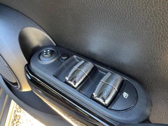 Mini Hatch 2.0 Cooper SD Seven Hatchback 5dr Diesel Auto 6Spd Euro 6 (s/s) 