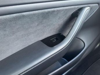 Tesla Model 3 (Dual Motor) Long Range Auto 4WDE 4dr
