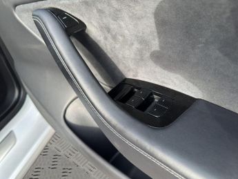 Tesla Model 3 (Dual Motor) Long Range Auto 4WDE 4dr