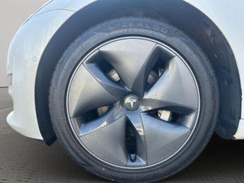 Tesla Model 3 (Dual Motor) Long Range Auto 4WDE 4dr