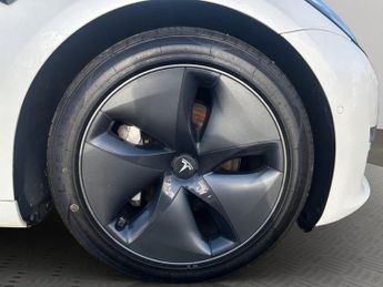 Tesla Model 3 (Dual Motor) Long Range Auto 4WDE 4dr