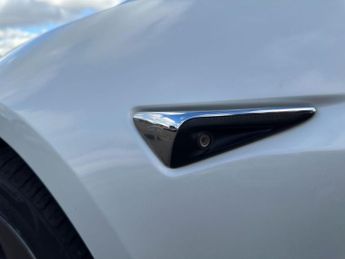 Tesla Model 3 (Dual Motor) Long Range Auto 4WDE 4dr