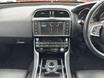 Jaguar XE 2.0d Portfolio Auto AWD Euro 6 (s/s) 4dr