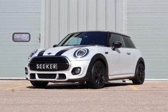 MINI Hatch COOPER SPORT WITH UPGRADE WHEELS BLACK PACK PRIVACY GLASS