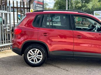 Volkswagen Tiguan 2.0 TDI BlueMotion Tech S DSG 4WD Euro 5 (s/s) 5dr