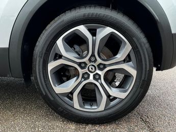 Renault Captur TECHNO E-TECH