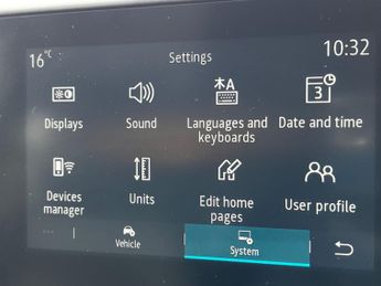 Renault Captur TECHNO E-TECH