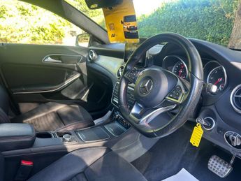 Mercedes-Benz GLA 2.1 GLA200d AMG Line 7G-DCT 4MATIC Euro 6 (s/s) 5dr