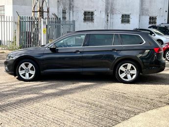 Volkswagen Passat 1.6 TDI SE Nav DSG Euro 6 (s/s) 5dr