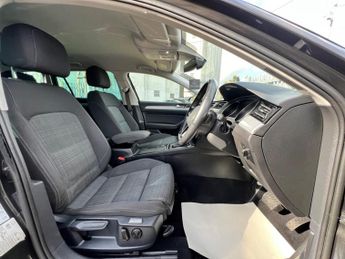 Volkswagen Passat 1.6 TDI SE Nav DSG Euro 6 (s/s) 5dr