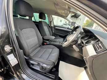 Volkswagen Passat 1.6 TDI SE Nav DSG Euro 6 (s/s) 5dr