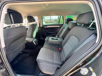 Volkswagen Passat 1.6 TDI SE Nav DSG Euro 6 (s/s) 5dr
