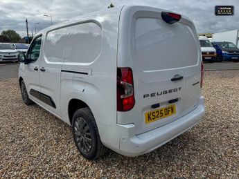 Peugeot Partner Bluehdi Asphalt L2