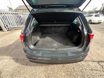 Volkswagen Tiguan 2.0 TDI Match DSG 4Motion Euro 6 (s/s) 5dr